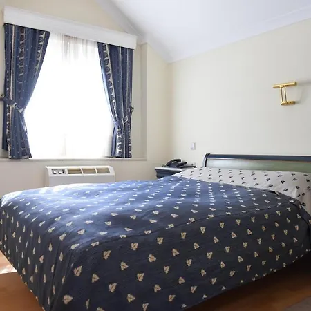 Aiolis Hotel *